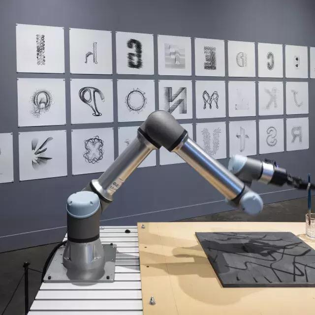Mr. Roboto, 2024，工艺与设计博物馆。. 摄影:Henrik Kam.